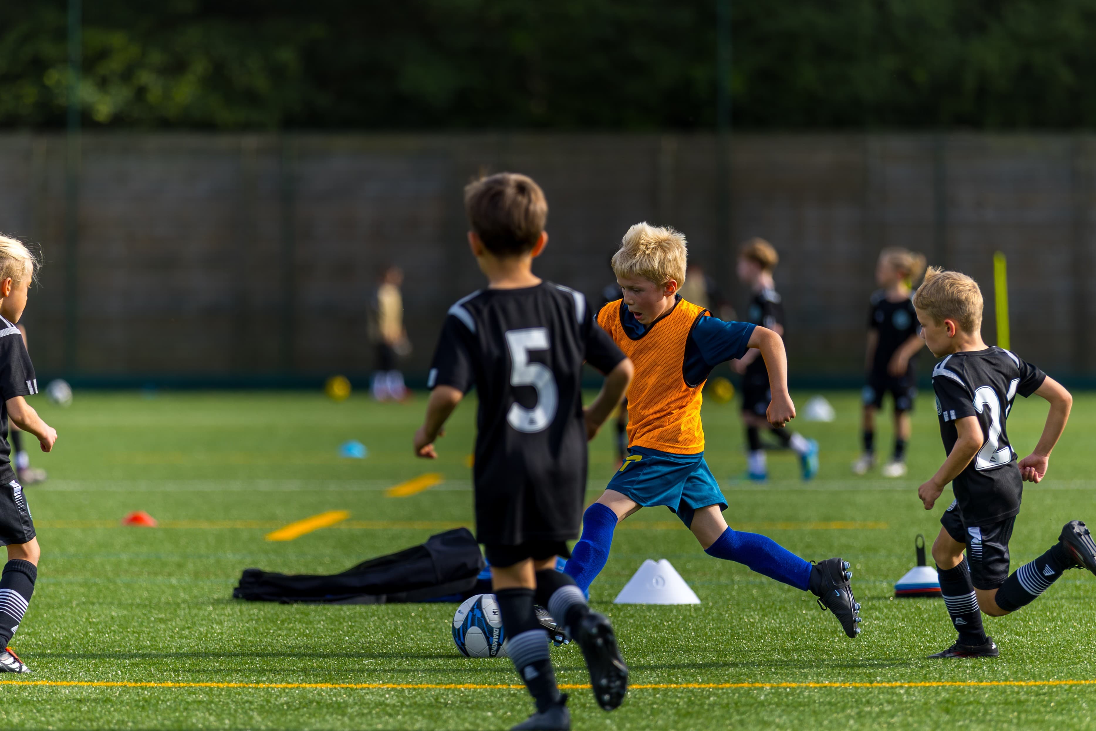 A JDA Academy player winning a 1v1 duel during a match
